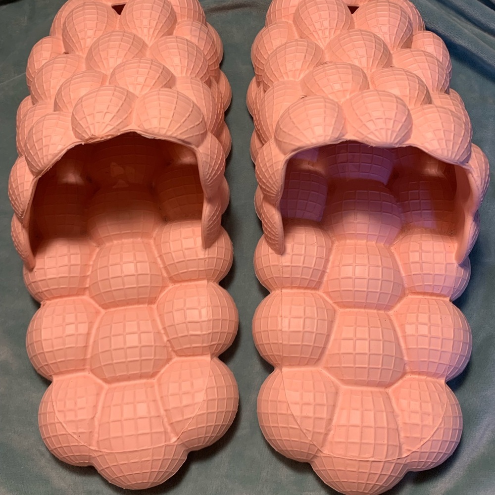 Pink bubble Slides - Picture 2 of 4